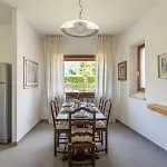 - Charming Flat With Garden Lägenhet *