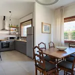 - Charming Flat With Garden شقة بافينو