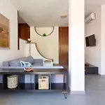 شقة - Charming Flat With Garden *