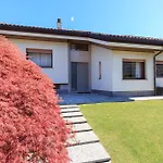 - Charming Flat With Garden شقة