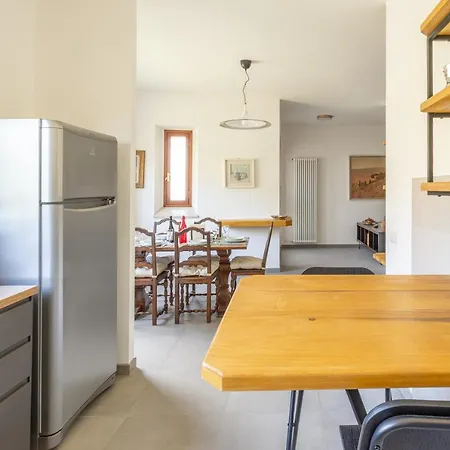 - Charming Flat With Garden شقة بافينو