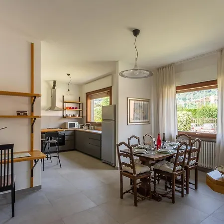 - Charming Flat With Garden بافينو