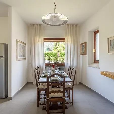 - Charming Flat With Garden شقة *