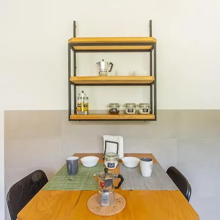 - Charming Flat With Garden شقة بافينو