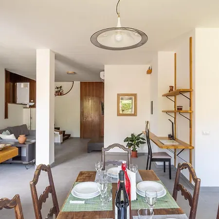 Apartment - Charming Flat With Garden Baveno