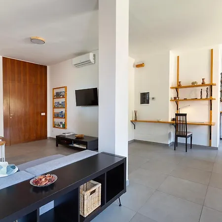 Apartament - Charming Flat With Garden Baveno