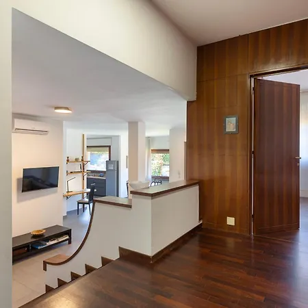 公寓 - Charming Flat With Garden