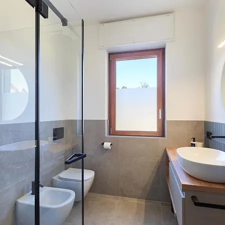 - Charming Flat With Garden 公寓 *