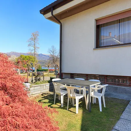 - Charming Flat With Garden
