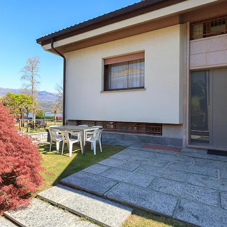 - Charming Flat With Garden Apartament *
