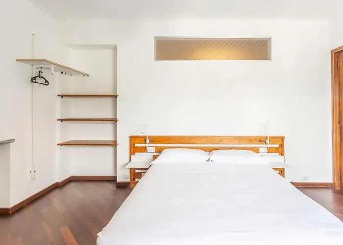 - Charming Flat With Garden Appartamento *