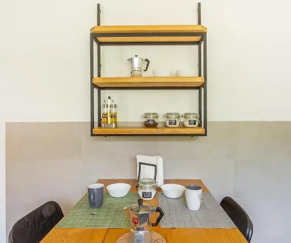 - Charming Flat With Garden アパート バヴェーノ