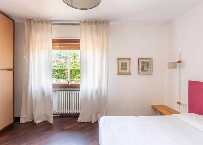 - Charming Flat With Garden Appartamento